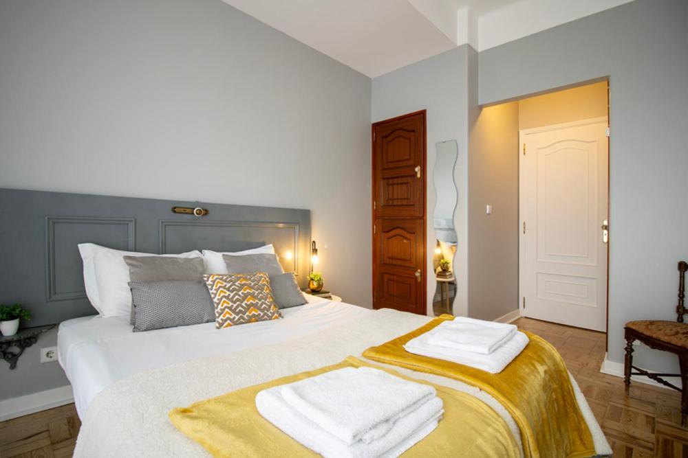 Sunny 4 Bedroom Apartment - With View Coimbra Exterior photo
