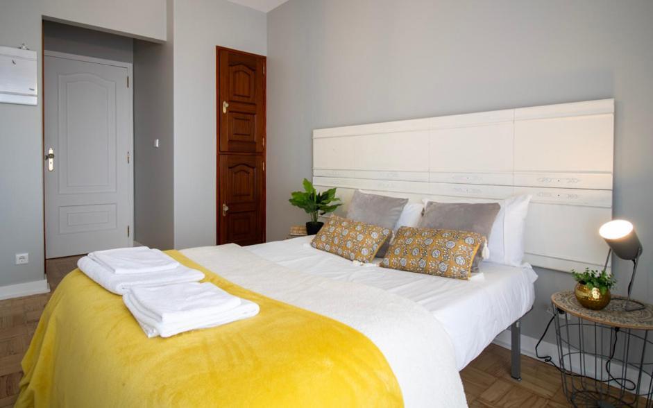 Sunny 4 Bedroom Apartment - With View Coimbra Exterior photo